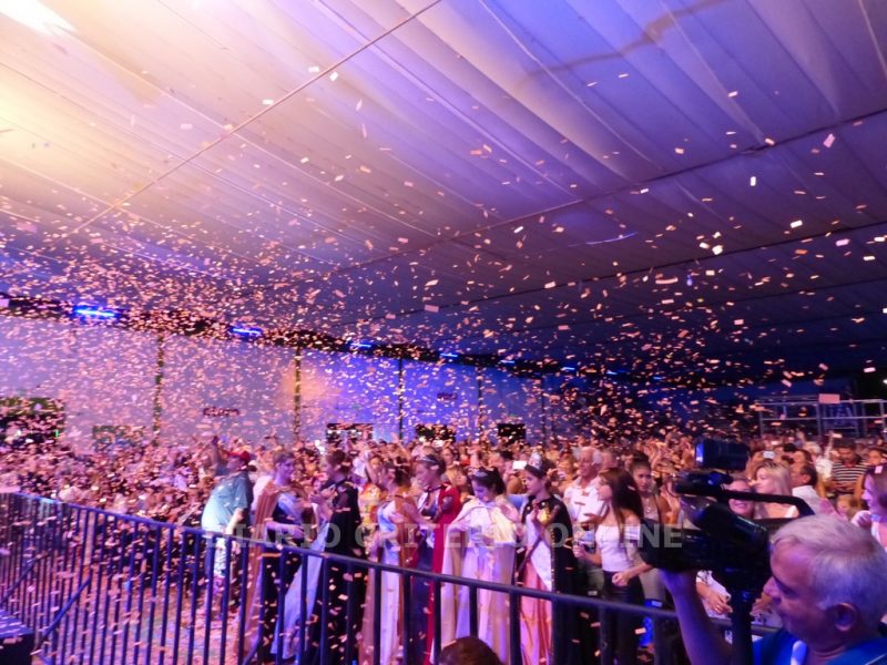 La Fiesta Nacional de la Guitarra convocó a más de 20 mil personas en su primera noche de espectáculos musicales