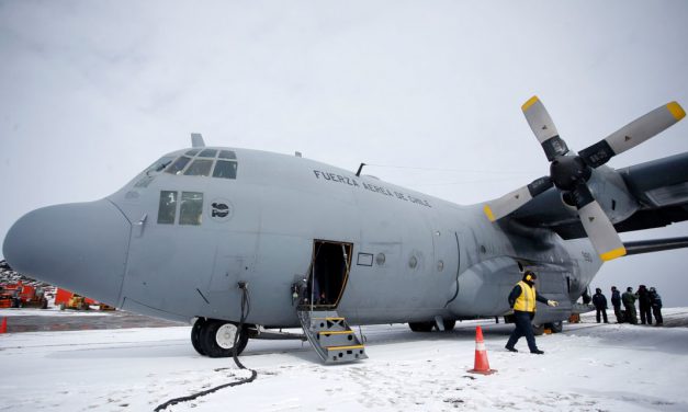 La Fuerza Aérea de Chile encontró restos del avión militar desaparecido en la Antártida